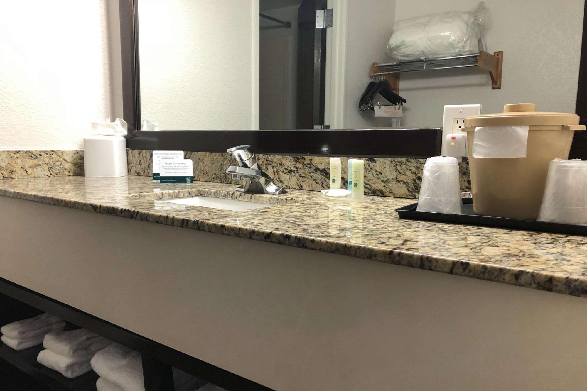 Quality Inn & Suites Denver International Airport Luaran gambar